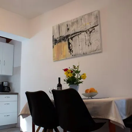 With Parking Space - 27712 Apartman Póla